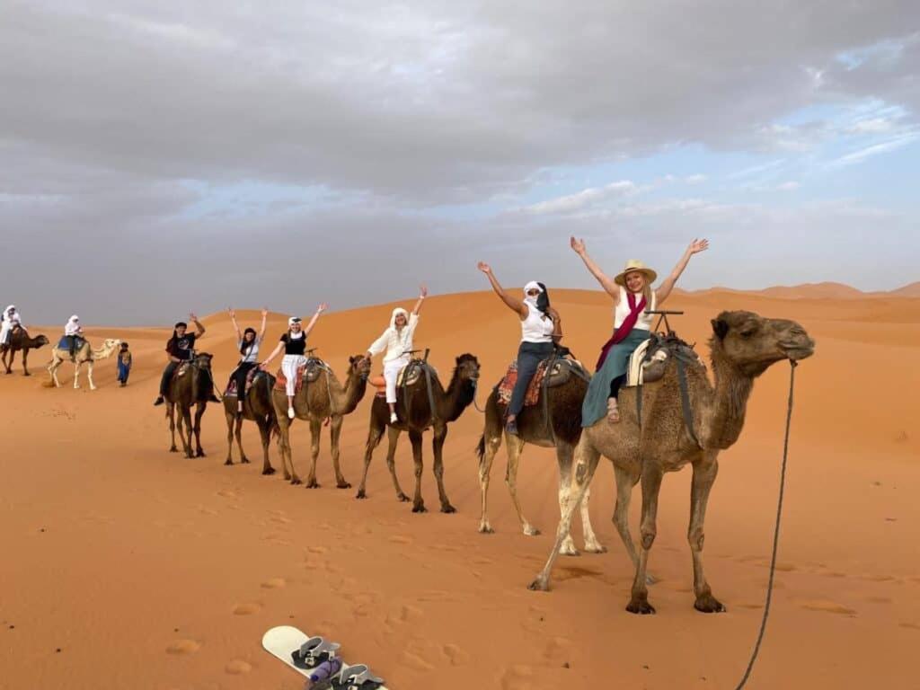 Sahara Dunes Luxury Camp Мерзуга Экстерьер фото